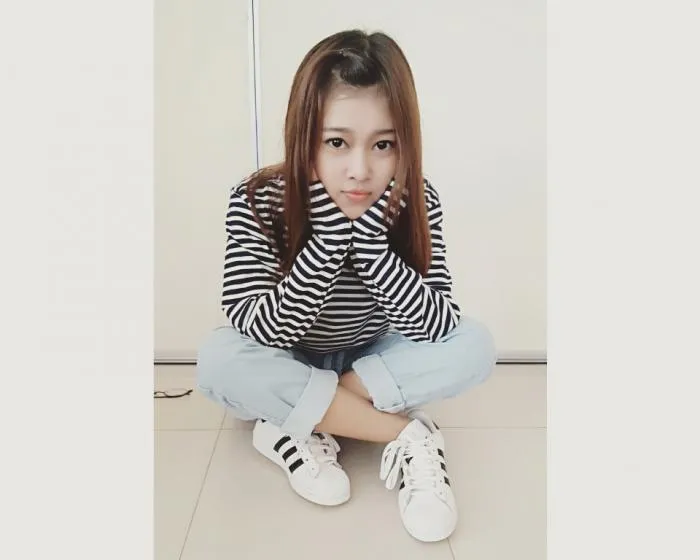 Perempuan Manis ini Tergila-gila Korean Style